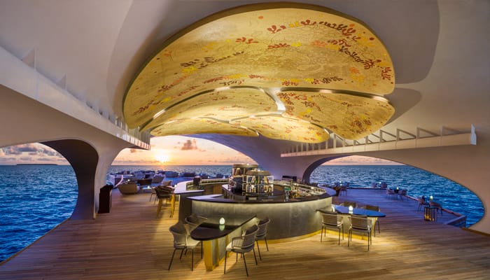 The St Regis Maldives Vommuli Resort Whale bar