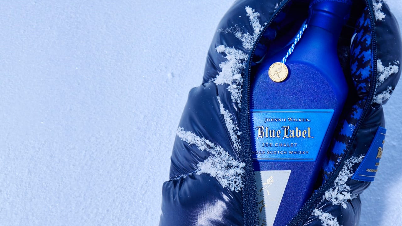 After removing the whisky, the bottle bag doubles as a stylish crossbody bag.