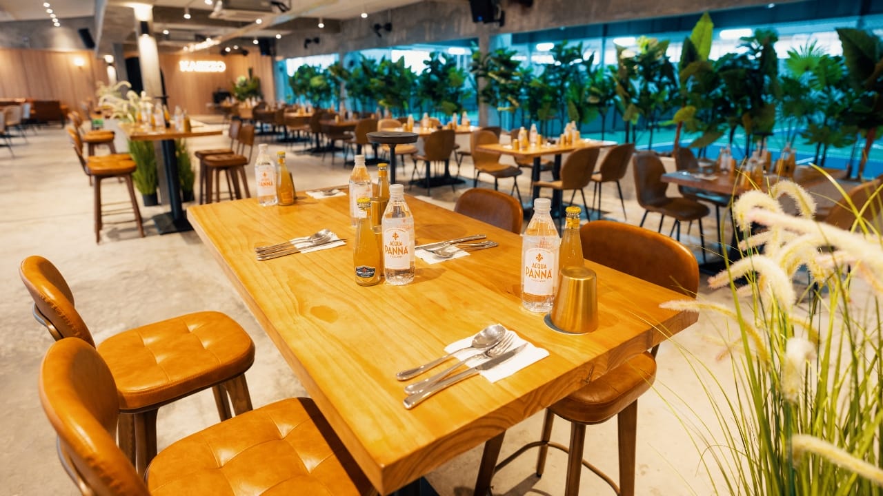 Kaiizzo café in the morning with Acqua Panna and San Pellegrino fruited beverages.