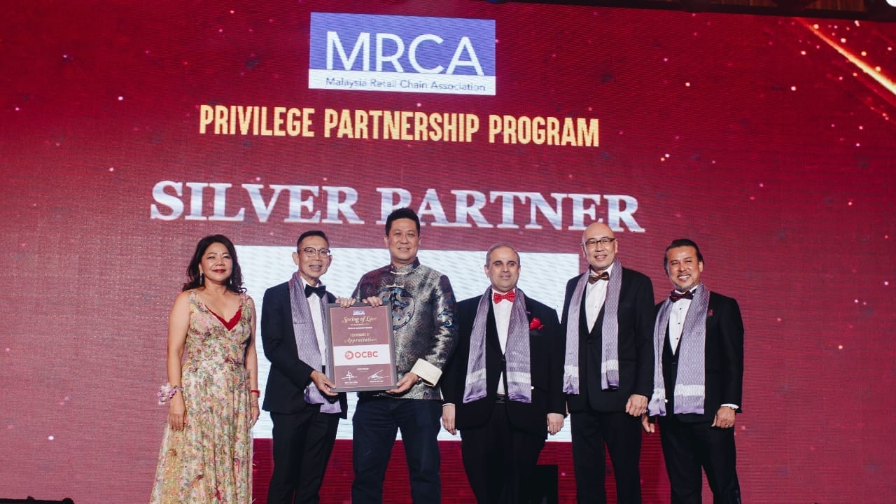 Left to right: MRCA vice president Dato’ Winnie Lim, Phua, an official from OCBC Bank Malaysia, MRCA immediate past president Dato’ Sharan Valiram, MRCA vice president Dato’ Vincent Choo, and MRCA council member Henry Low.
